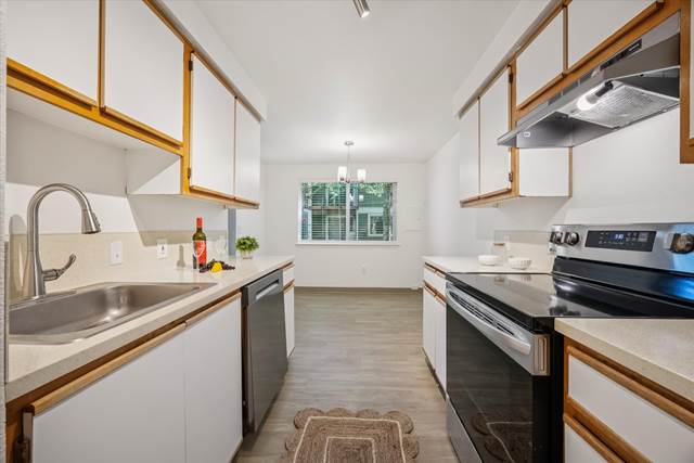2-bedroom apartment at Crestbrook Apartments in Salem, OR